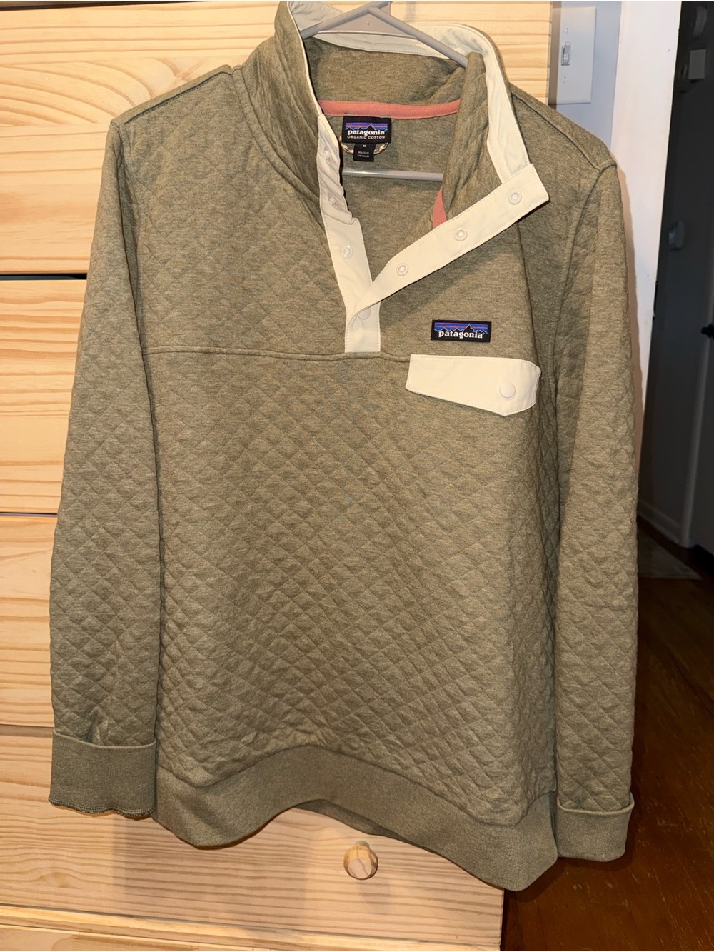 Patagonia Olive Green Quilted Pullover with Cream Trim